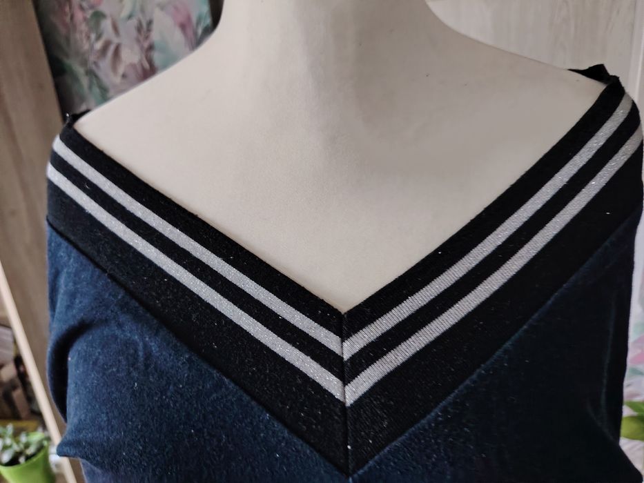 Sweterek produkt Włoski.