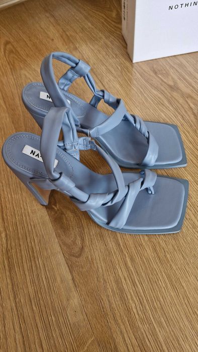 Sandały na słupku NA-KD rozmiar 41