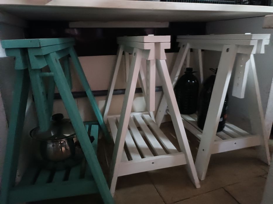 Sete cavaletes robustos - modelo antigo muito resistente