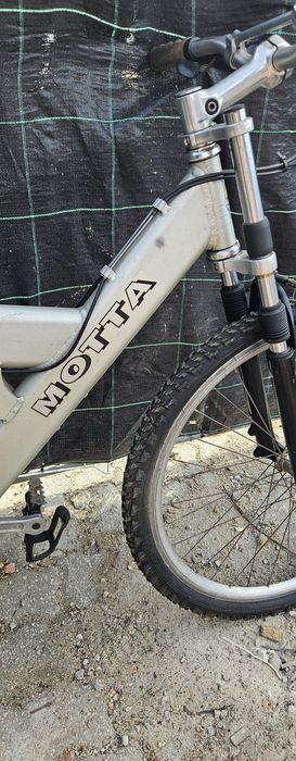 Bicicleta em alumínio