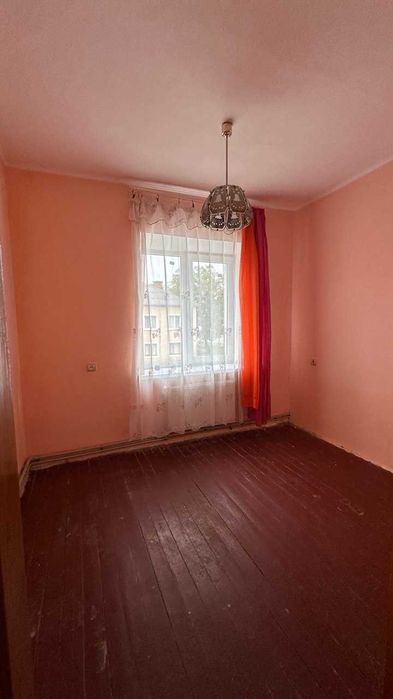 Продам трикімнатну квартиру Богородчани