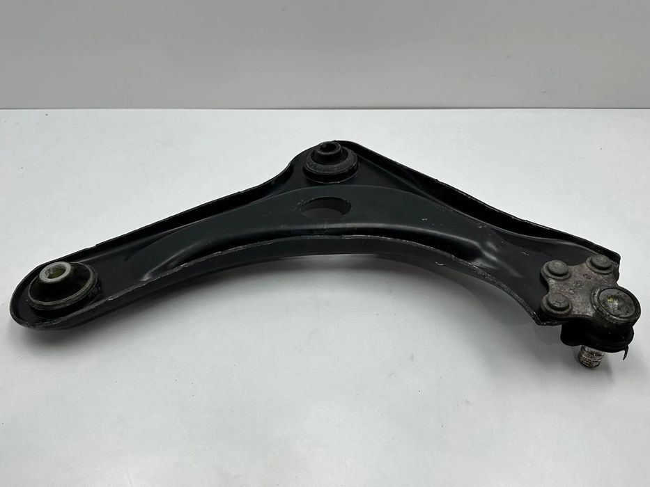 Braço Suspensão Frente Esquerdo - Peugeot 208 I (2016)