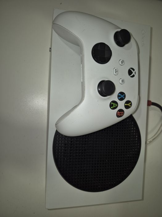 Vendo ou troco ps4 desbloqueada e xbox  serie S  por algo do meu inter