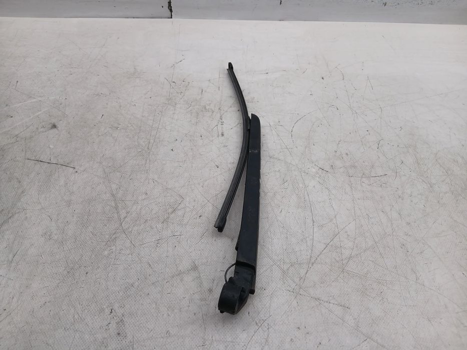 Haste / braço de escova limpa vidros trás AUDI A4 Avant (8W5, 8WD, B9)