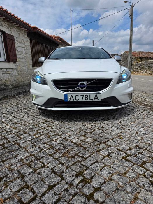 VOLVO V40 D2 2.0 R-DESIGN 12/2015