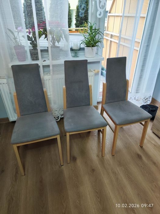 Sprzedam tanio używane krzesła do salonu