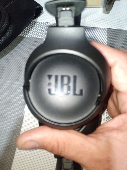 Бездротові навушники