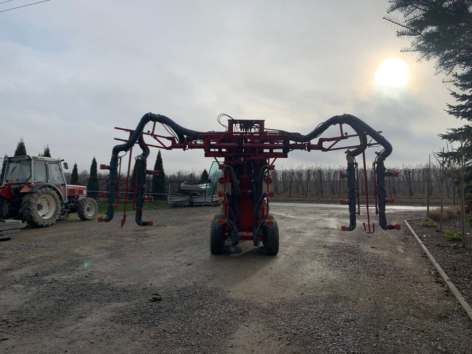 Opryskiwacz trzyrzedowy do porzeczek, malin.,