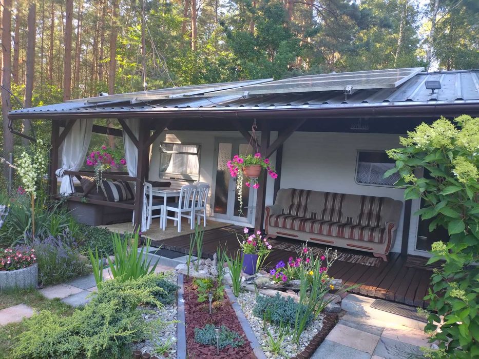Domek z tarasem przy lesie sosnowym w Rowach 600 m do plaży