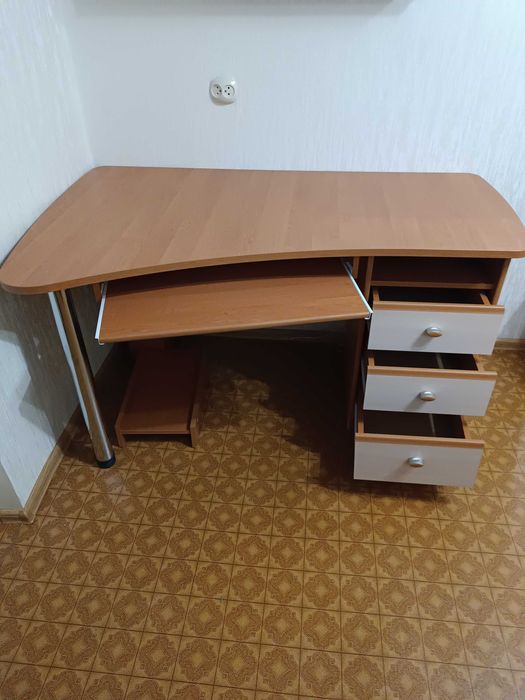 Письменный - компьютерный стол