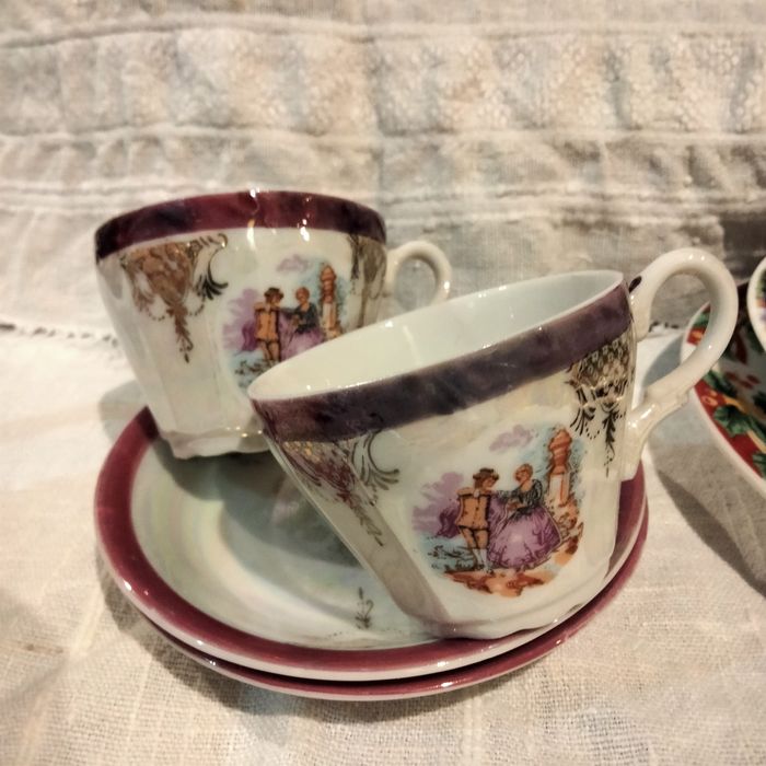 Loiça vintage - Bule, chávenas e jarras