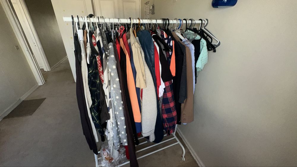 Lote de roupas e acessórios de senhora – aceito propostas