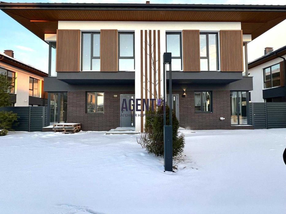 Квадрекс в збудованому котеджному містечку, Петропавлівська Борщагівка