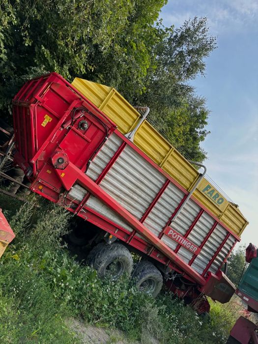 Przyczepa samozbierająca Pottinger FARO4000