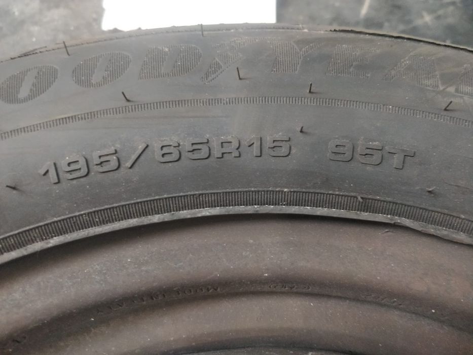 Pneus reforçados 195/65 15 NOVOS