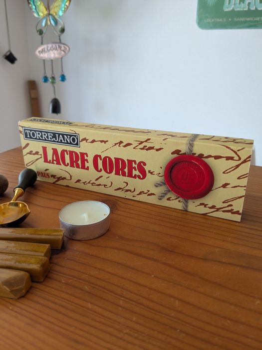 Lacre Cor dourado forma coração