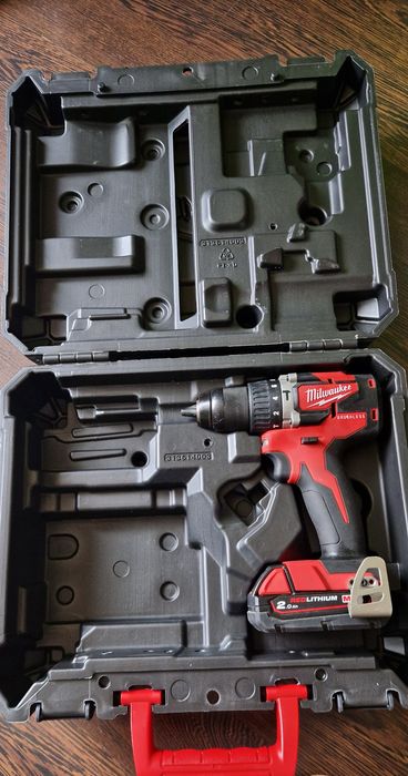 Wiertarko-wkrętarka udarowa MILWAUKEE M18 CB-LPD