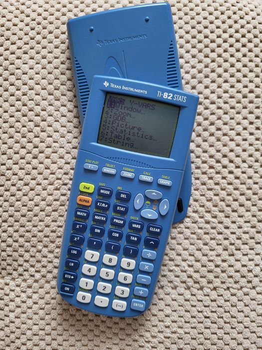 Графічний інженерний калькулятор Texas Instruments TI-82 STATS