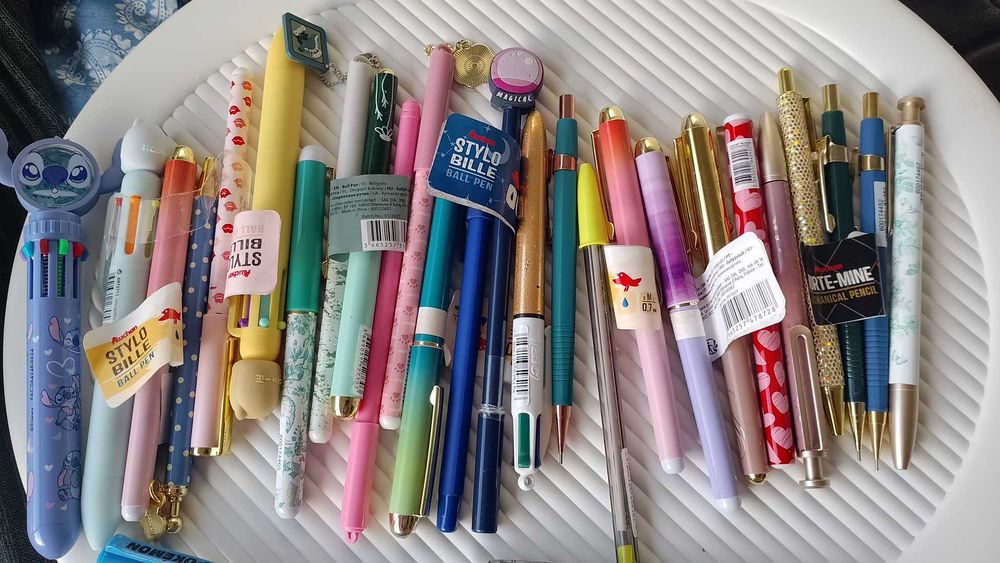 Material Escolar. Regresso às Aulas Lote Esferográficas novas.