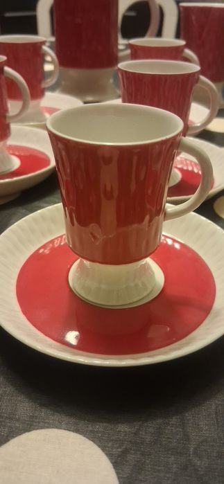 antigo serviço de café Vista Alegre, de estilo Art Déco, com marca Vista Alegre 1924/1947