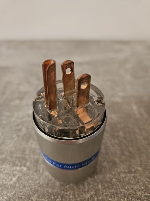 Wtyczka dla urzadzen z Japonii Monosaudio M106