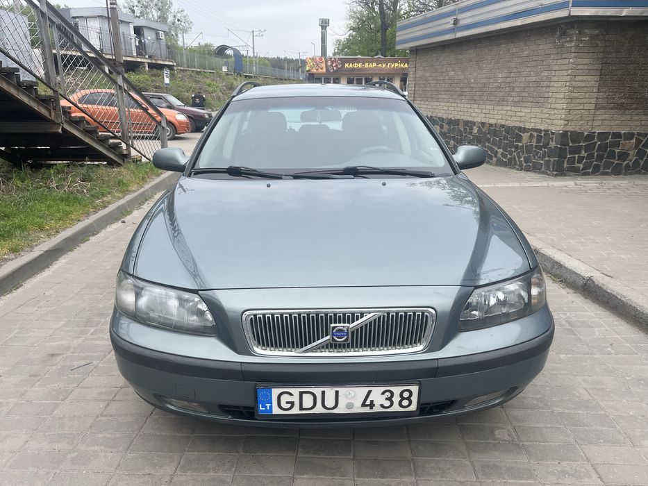 Volvo V70 2.4 Дизель Механіка Гарний стан авто !