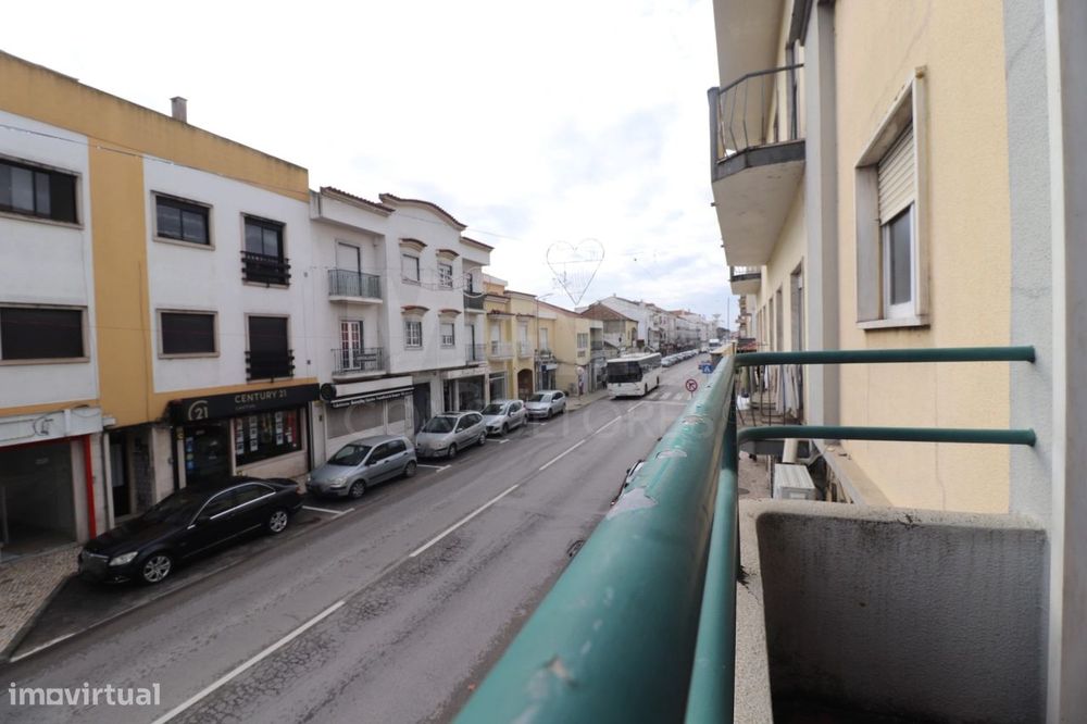 Apartamento com terraço no centro de Samora Correia