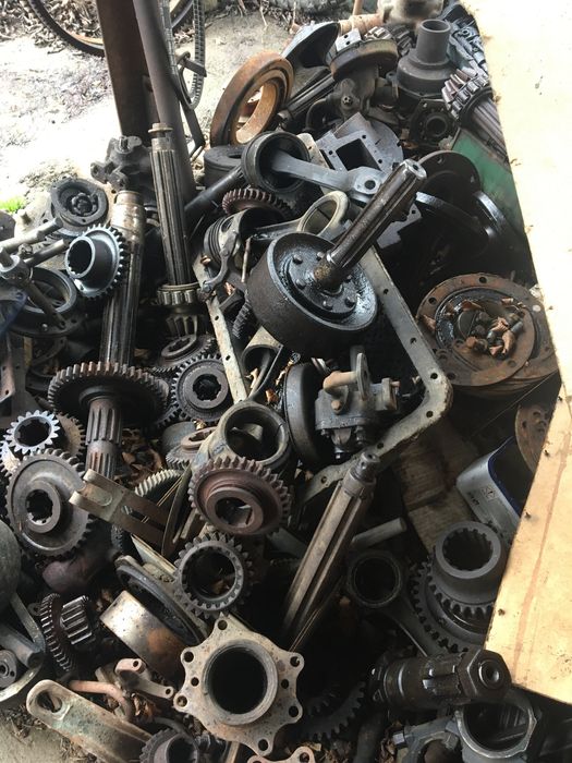 Продам запчастини до різних тракторів 80-90р.