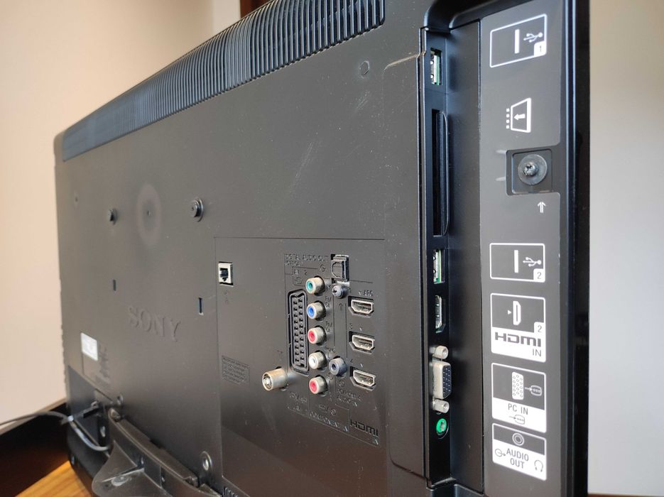 Sony Bravia Smart TV, 32-inch, Model KDL-32EX520 + Wi-Fi + Camera64740525549571123