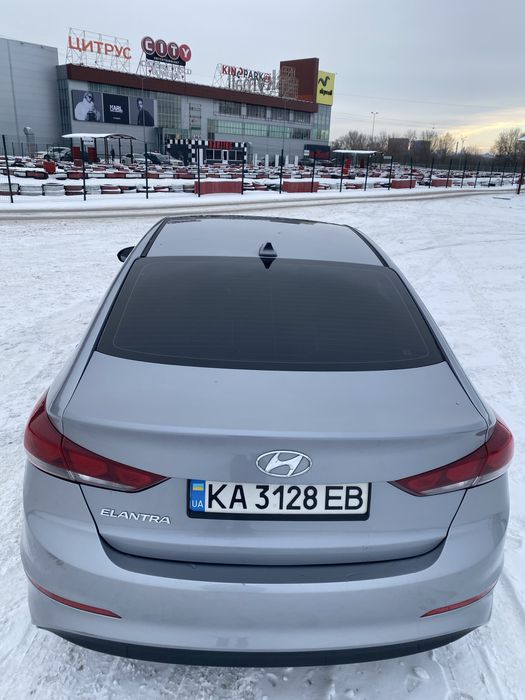 Продаю Elantra 2017