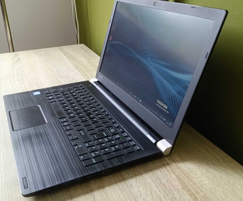 Laptop Toshiba Satellite Pro A50-E  sprawny 100% dobra bateria, szybki i lekki