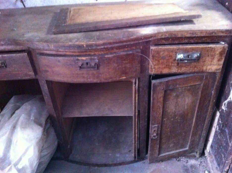 Продам буфет антикварный