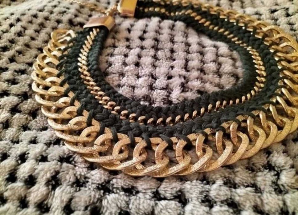 Colar novo. Nunca usado