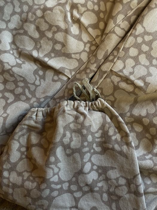 Штани Bershka з оригінальним принтом
