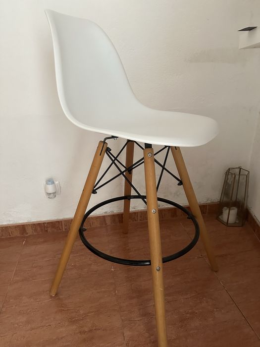 Cadeira alta em madeira