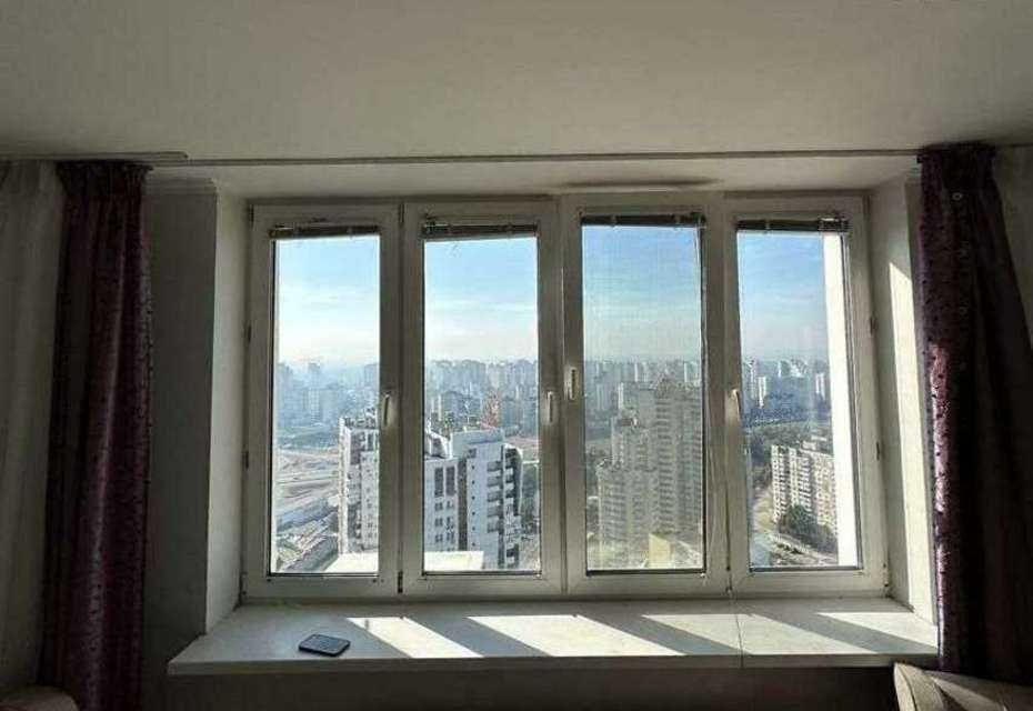 Без % Продаж 3к квартири, вул. Срібнокільська 1