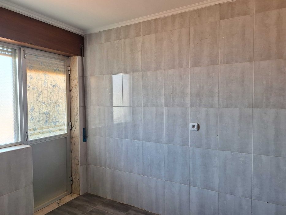 Apartamento T3 perto Centro Comercial Ubbo