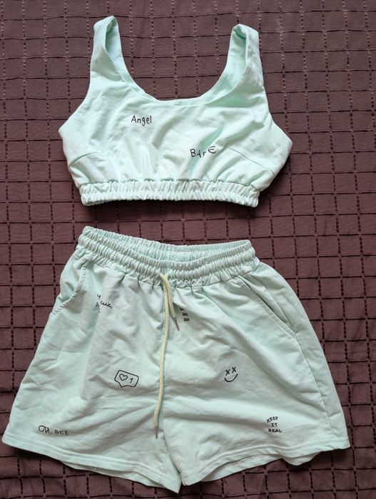 Продам літній костюм