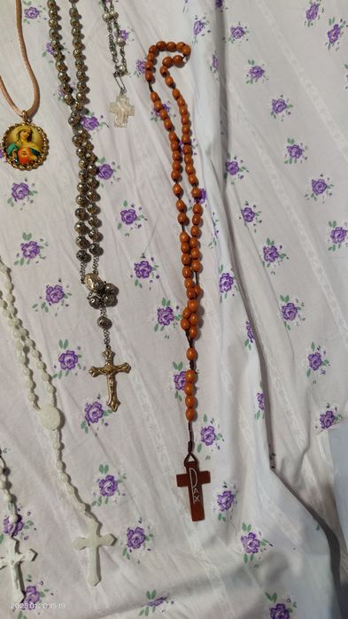 Crucifixos e relógios