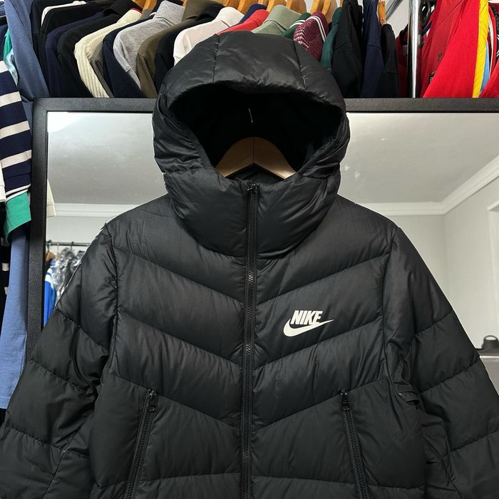 Черная зимняя куртка пуховик Nike NSW размер S-M