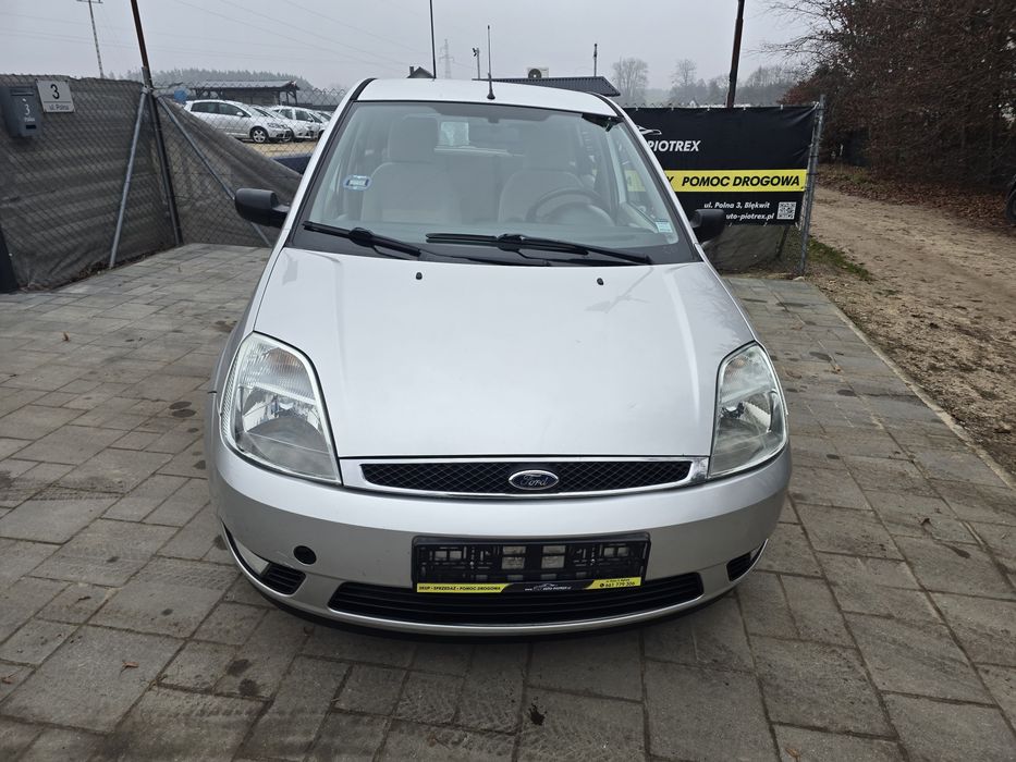 Fiesta,/Benzynka/Ghia/Klima/Hak/Oplacona