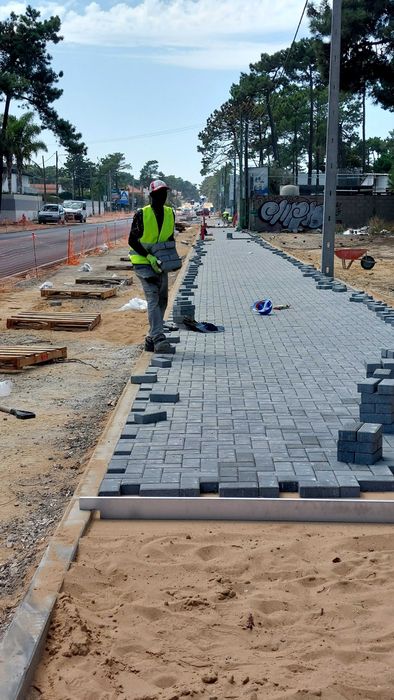 Calçada ,pavê , lancil, grelha, lajeta