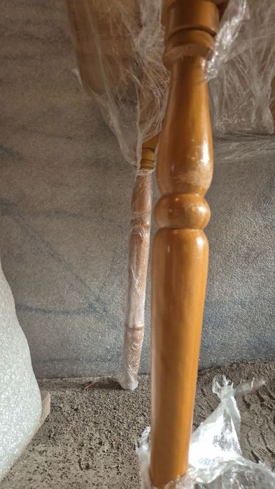 Обеденный стол и стулья, натуральное дерево