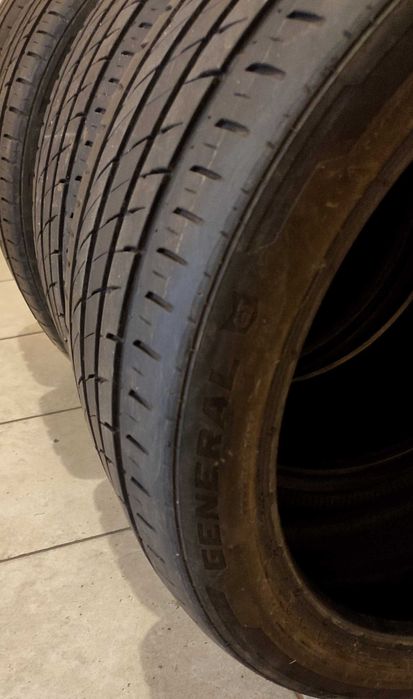 Sprzedam 4 opony letnie 235/40/18