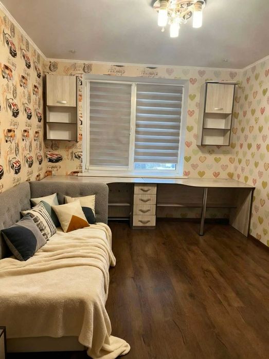 Продаж 2 кімнатної квартири. Озерна.