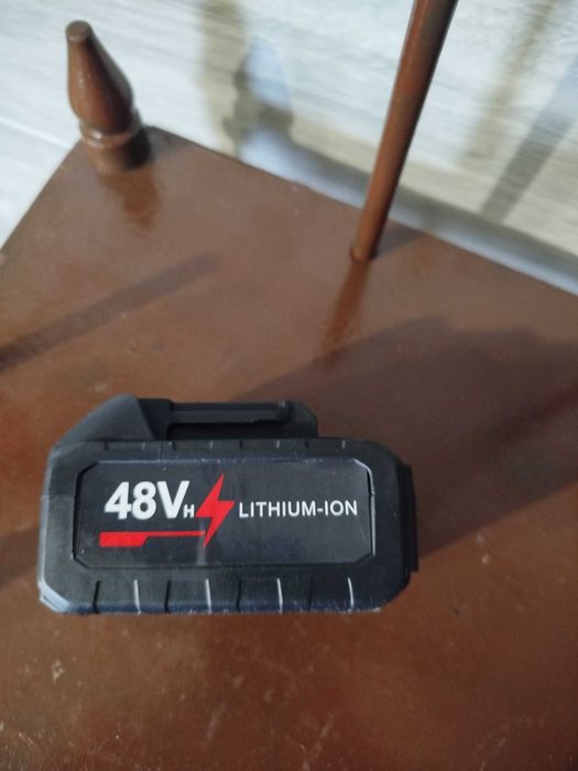 новий акумулятор 48 V для електроінструменту
