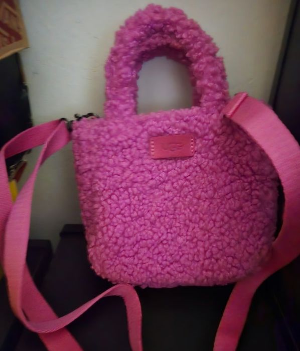 Розовая сумка ugg Тедди меховушка