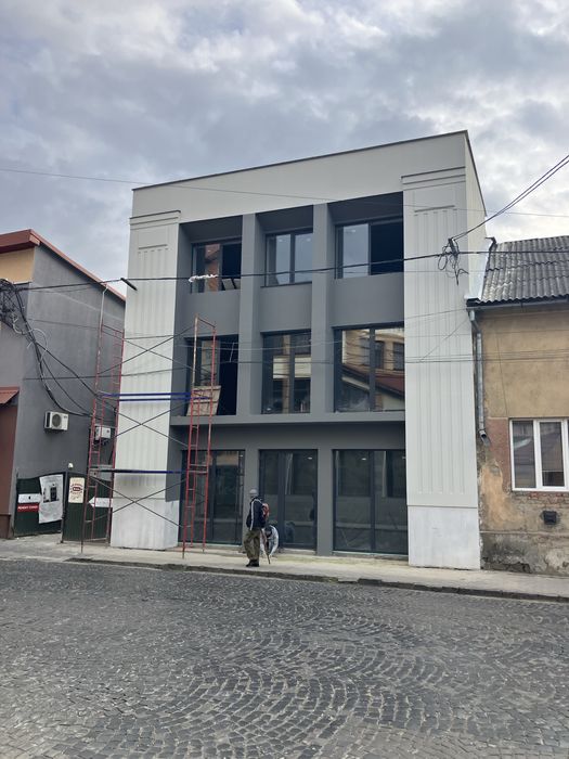 Комерція , центр , другий поверх