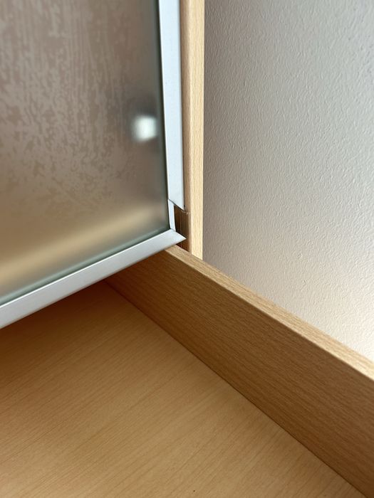 Armário com porta e 6 gavetas