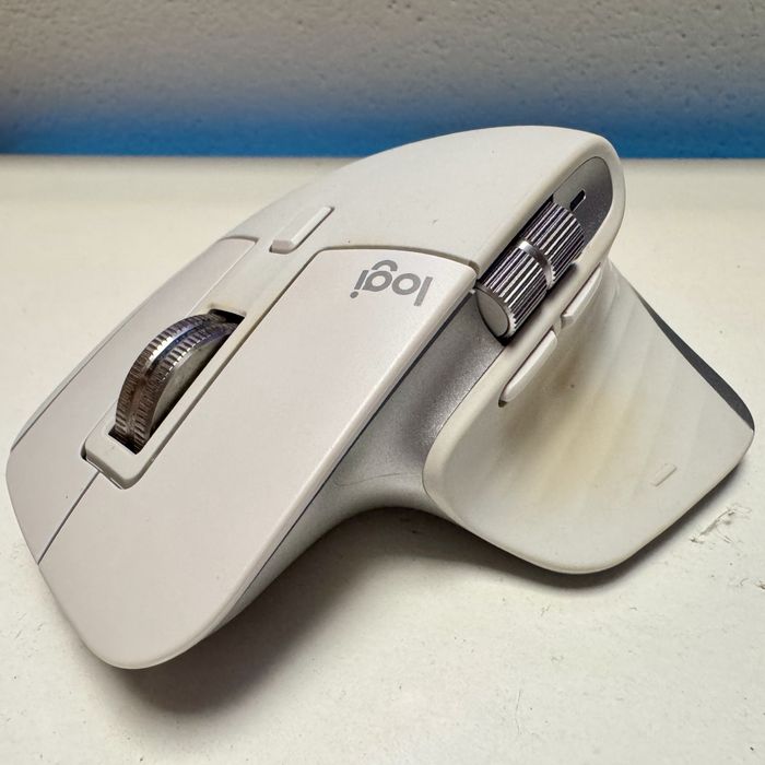 Logitech MX Master 3S (Com marcas de uso)509139136483184644
